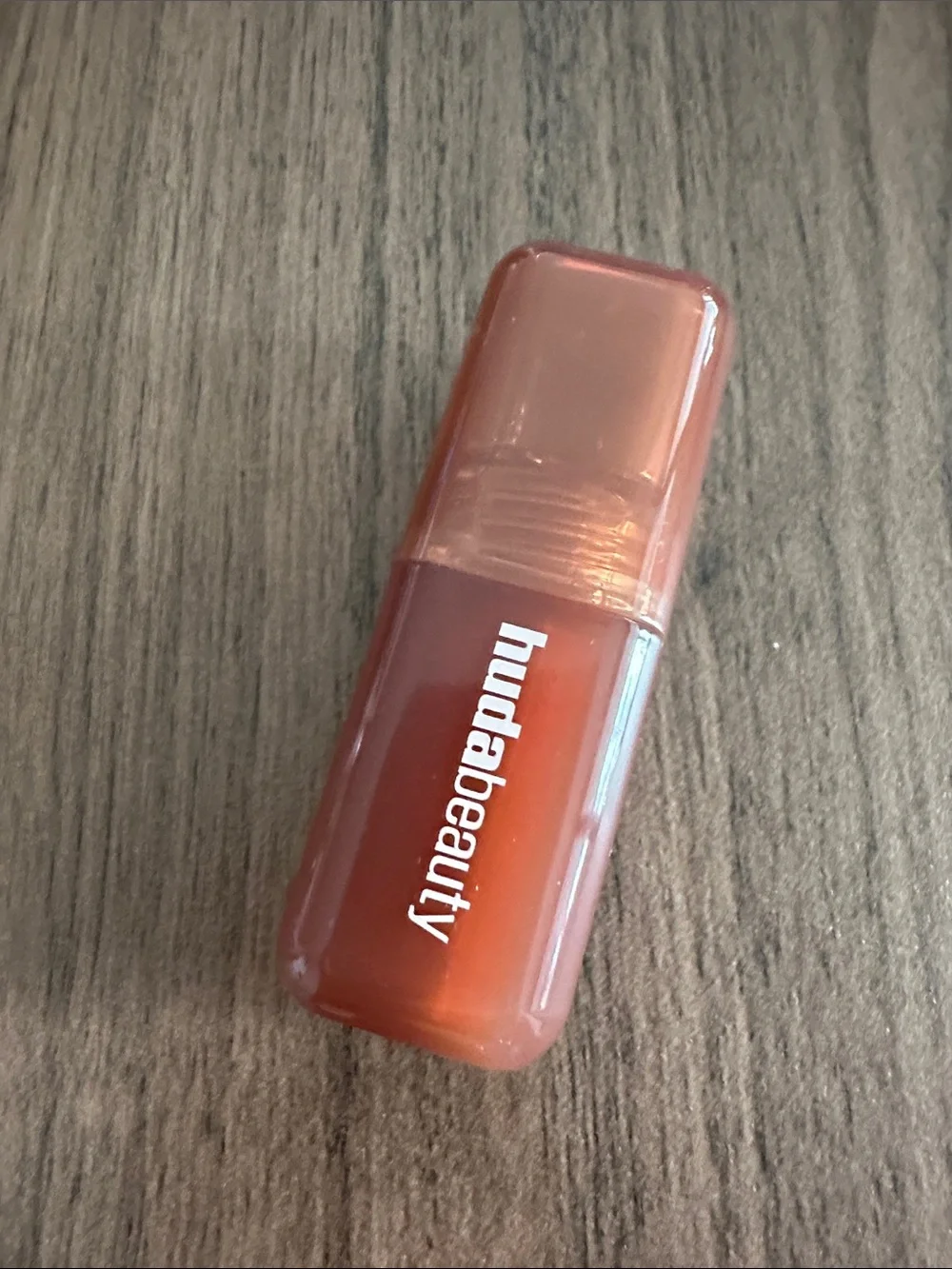 HUDA BEAUTY Cream Blush in Latte